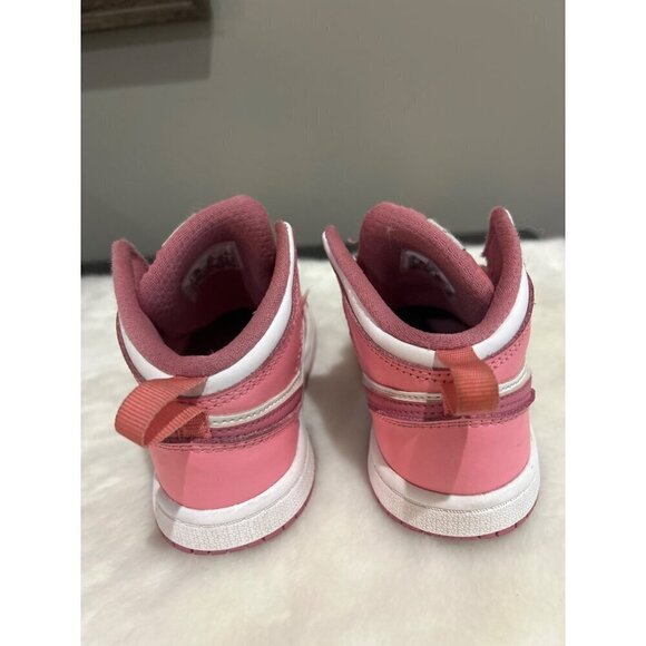 Nike Air Jordan 1 Mid Valentine's Day Sneaker Pink Kids Size 10C - Picture 9 of 11